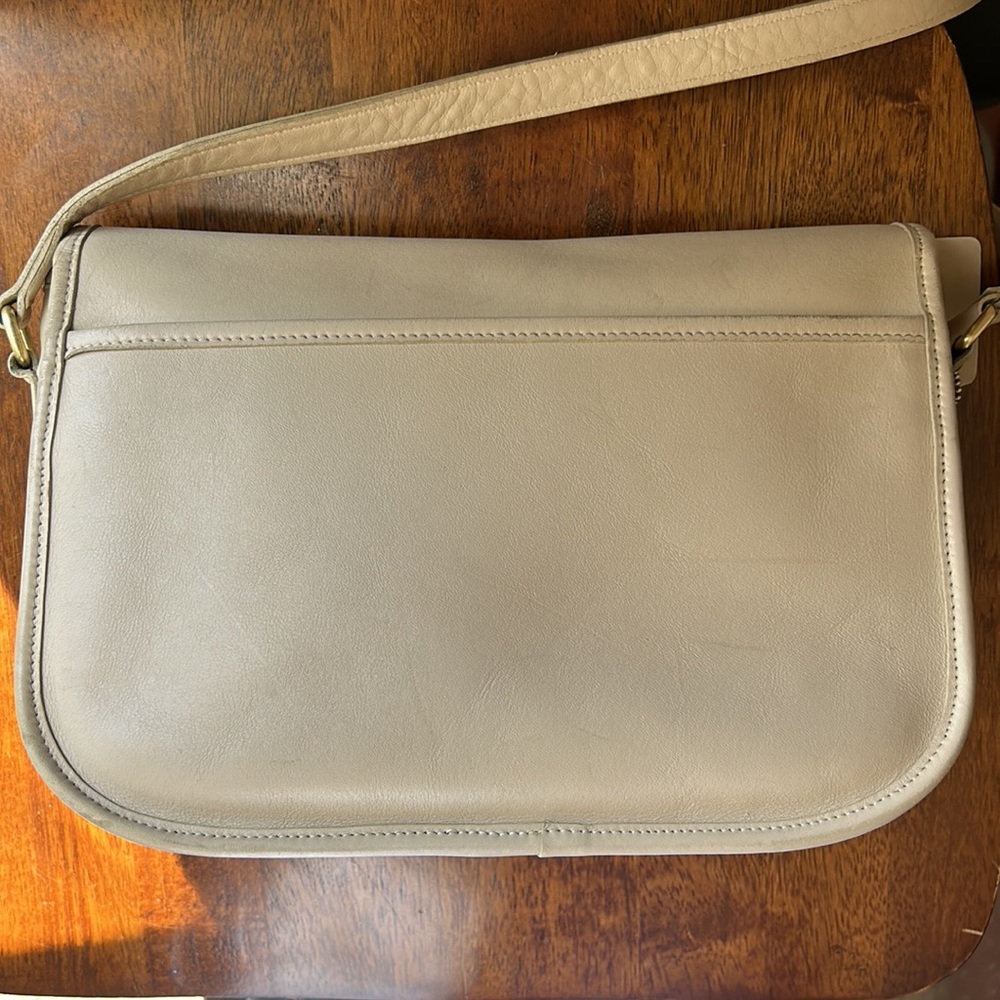 VINTAGE Coach City Bag in Bone Leather - Picture 10 of 16